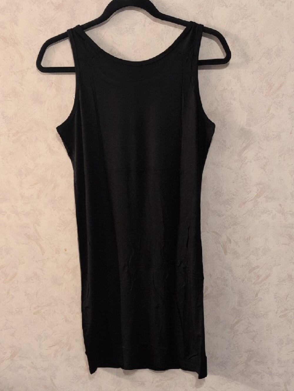 Classic Black Midi Tank Dress - Sleek Everyday Style - Picture 2 of 4